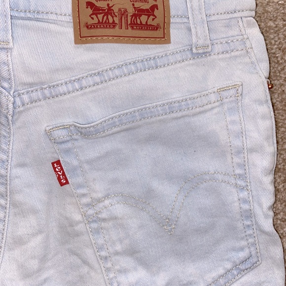 Levi shorts - Picture 6 of 8